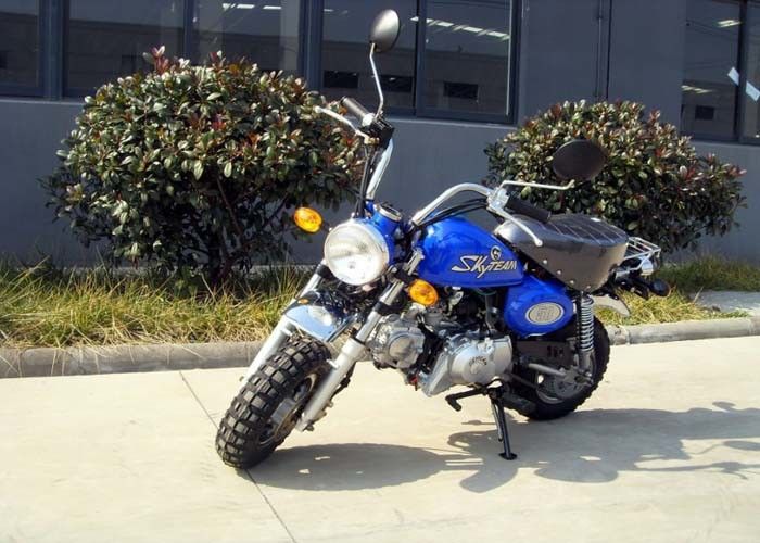 Skyteam様式50ccの大型の土のバイク、スマートな形のガソリン式の小型バイク