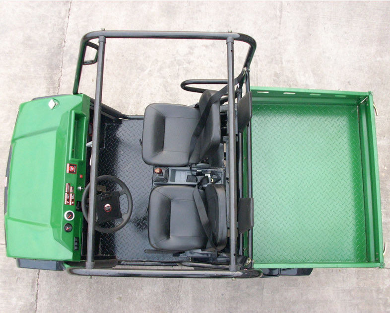大型のガス公社車は道の実用的な車を離れて冷却された250ccに水をまきます