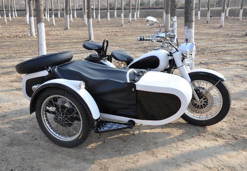 Changjiang様式750ccの強力なオートバイは3つの座席が付いているエンジンのオートバイを倍増します
