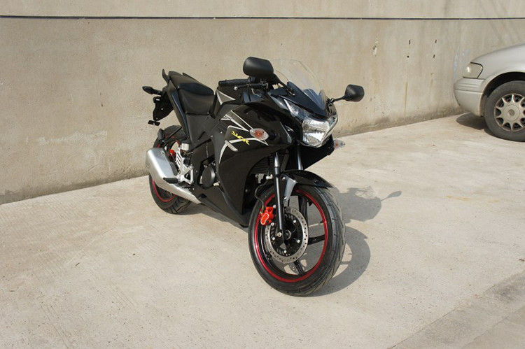 大人250ccの標準的なオートバイの単一シリンダーのための2 Seaterの電気オートバイ