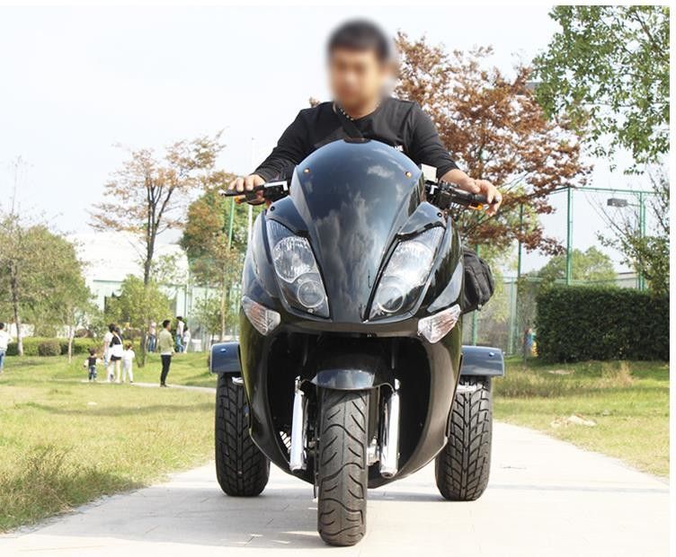 1500w電動機のスクーター、ブラシレス モーターを搭載する3つの車輪のスクーターのオートバイ
