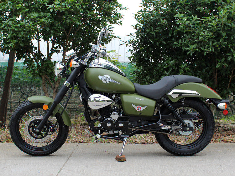 軍隊の緑250cc Bobberのチョッパー5マニュアル トランスミッションが付いている低い石油消費90のKm/hの