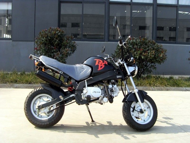 4つの速度ギヤ7 Lオイル タンクが付いている125cc Skyteamのオートバイの前部ディスク後部ドラム・ブレーキ