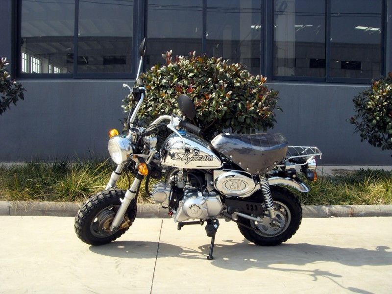 125cc 4つの速度ギヤが付いている小型土のバイクのオートバイのMotorrad Chromeの版