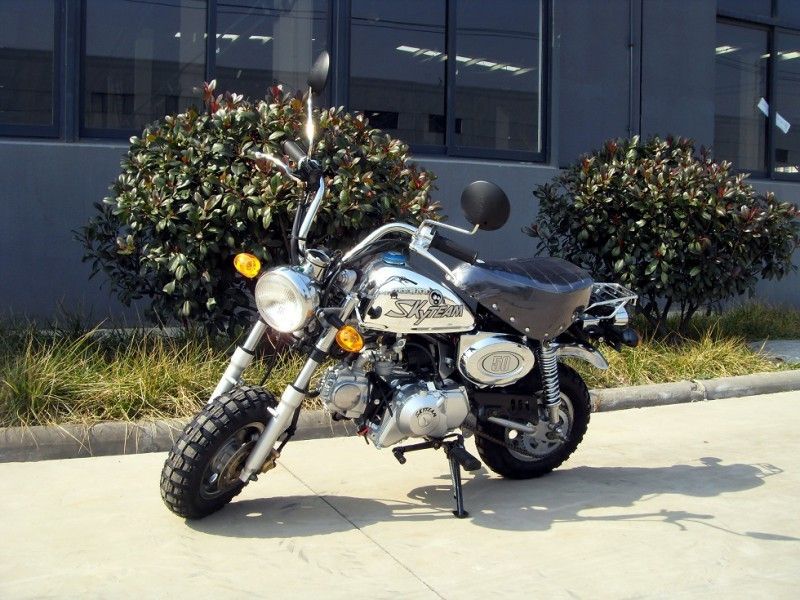 125cc 4つの速度ギヤが付いている小型土のバイクのオートバイのMotorrad Chromeの版