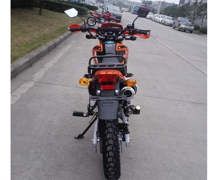 空冷のバランス シャフト エンジンを搭載する道のオートバイを離れた229cc空冷の土のバイクのオートバイ