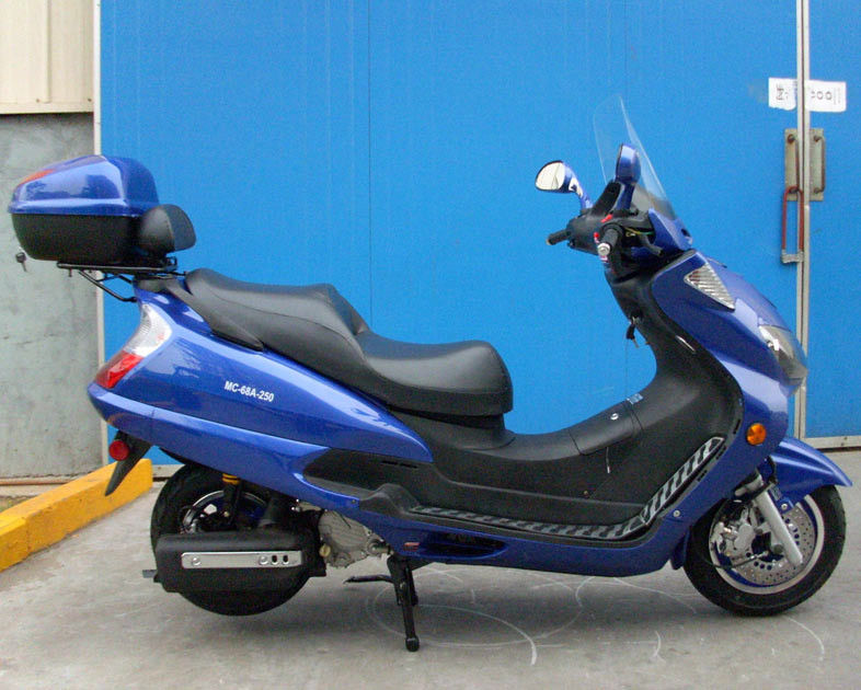 前部ABSディスク後部ディスク ブレーキのChengshinの点のタイヤが付いているCvtギヤ スクータ250cc