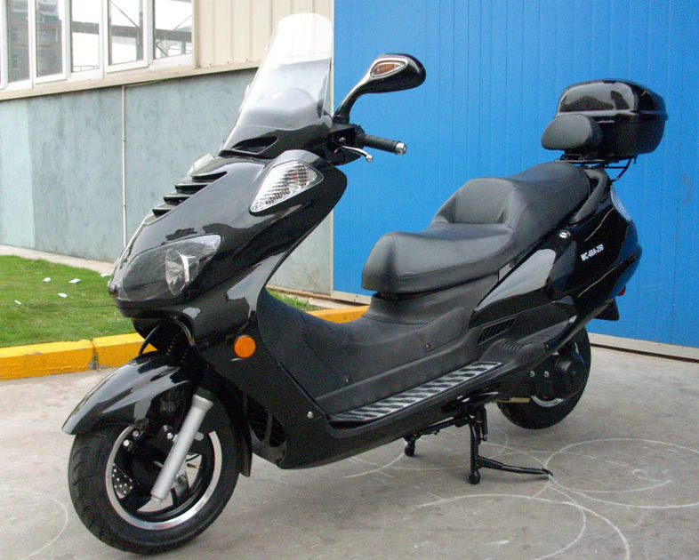 前部ABSディスク後部ディスク ブレーキのChengshinの点のタイヤが付いているCvtギヤ スクータ250cc