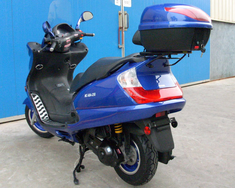 前部ABSディスク後部ディスク ブレーキのChengshinの点のタイヤが付いているCvtギヤ スクータ250cc