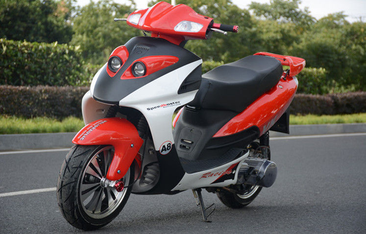 1つのシリンダー4打撃の大人のスクータの空冷の150cc 59マイル/Hの最高速度