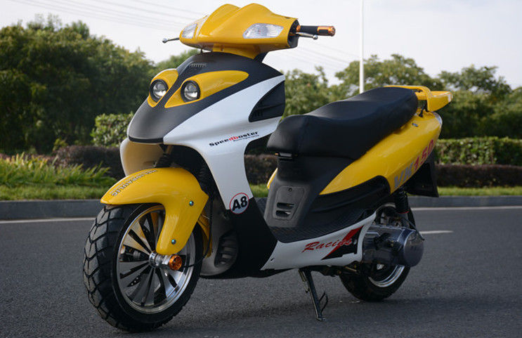 1つのシリンダー4打撃の大人のスクータの空冷の150cc 59マイル/Hの最高速度