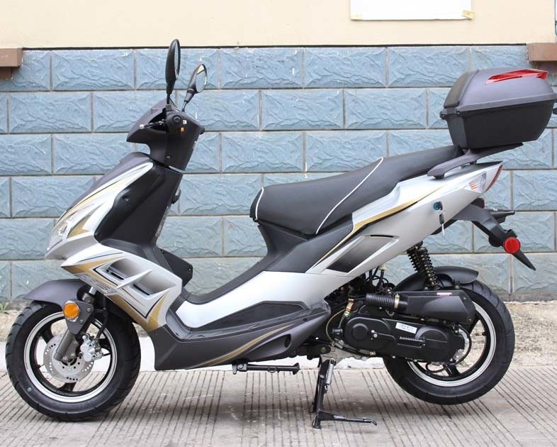 150ccエンジンのガスのモペットのスクーター12