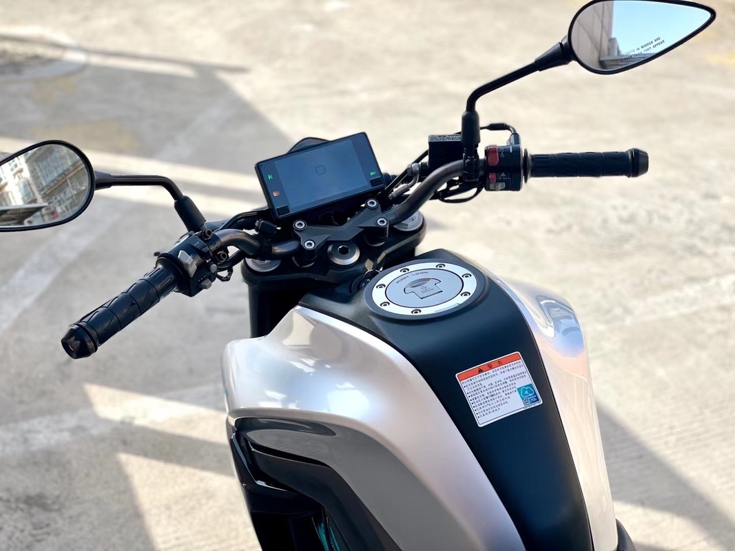 空気が付いている150cc強力なオートバイは4打撃SOHC 2弁エンジンを冷却した